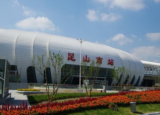 昆山南站高铁灯箱广告