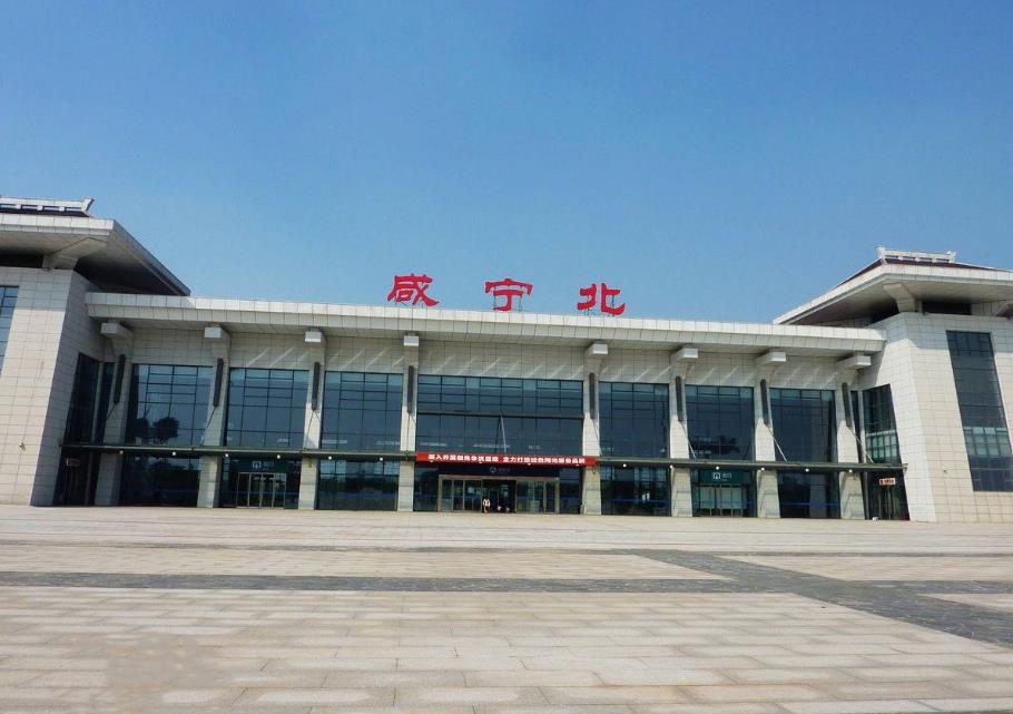 咸宁北站高铁灯箱广告